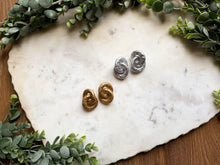 Load image into Gallery viewer, Chunky Faux Metal Linkies
