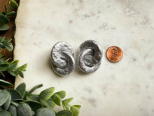 Load image into Gallery viewer, Chunky Faux Metal Linkies
