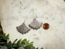 Load image into Gallery viewer, Deco Fan Drops
