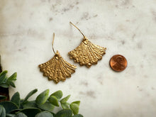 Load image into Gallery viewer, Deco Fan Drops
