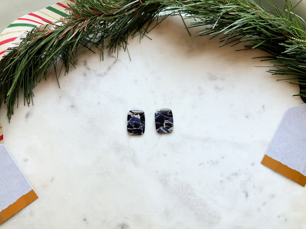 Rectangle Quartz Stud in Black