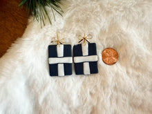 Load image into Gallery viewer, Present Drops
