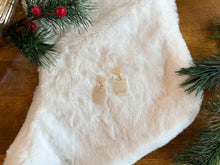 Load image into Gallery viewer, Snow Quartz Drops
