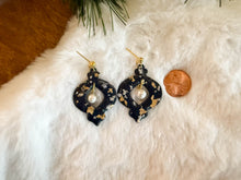 Load image into Gallery viewer, Pearl Ornament Drops
